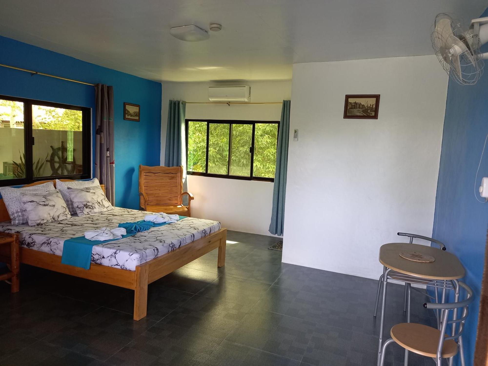 Happy Bear Moalboal Budget Rooms Exterior photo